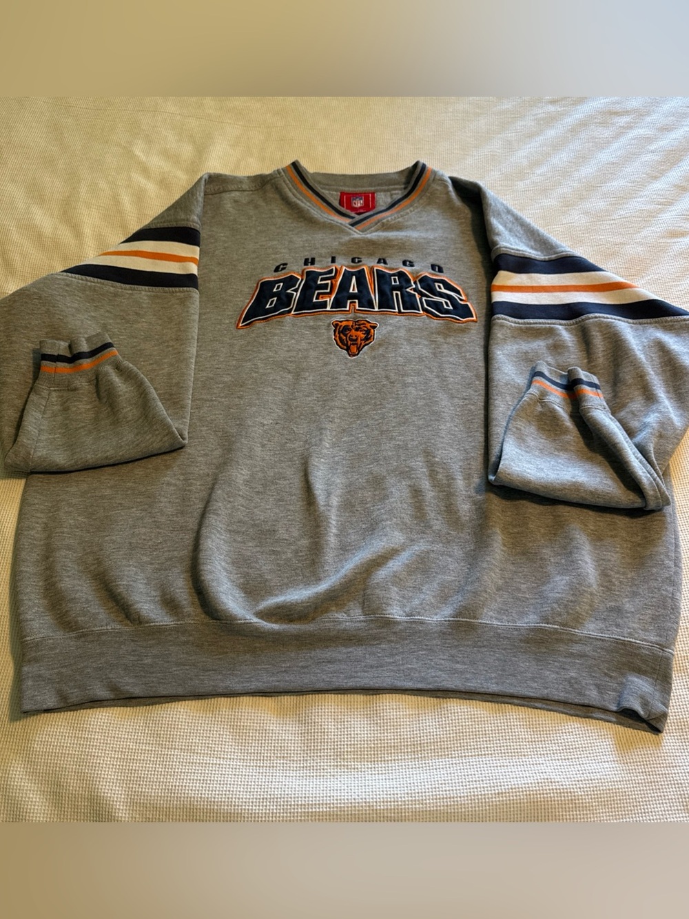 NFL Chicago Bears Embroidered V-Neck Sweatshirt Gray 2XL Football Pullover